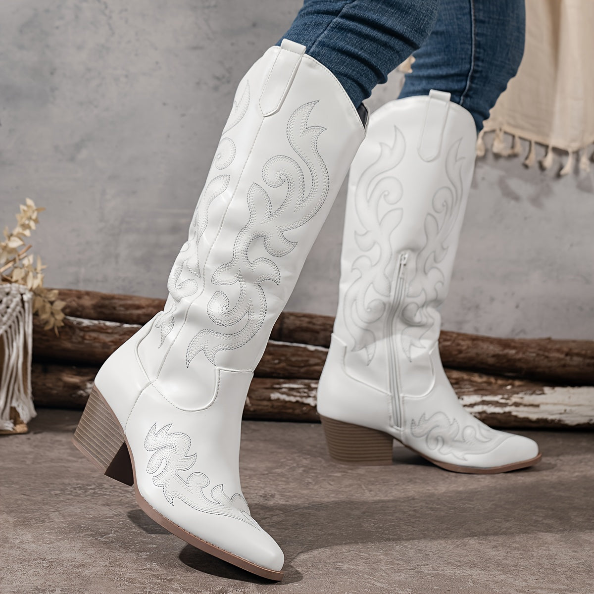 IMOGEN | EMBROIDERED COWBOY BOOTS