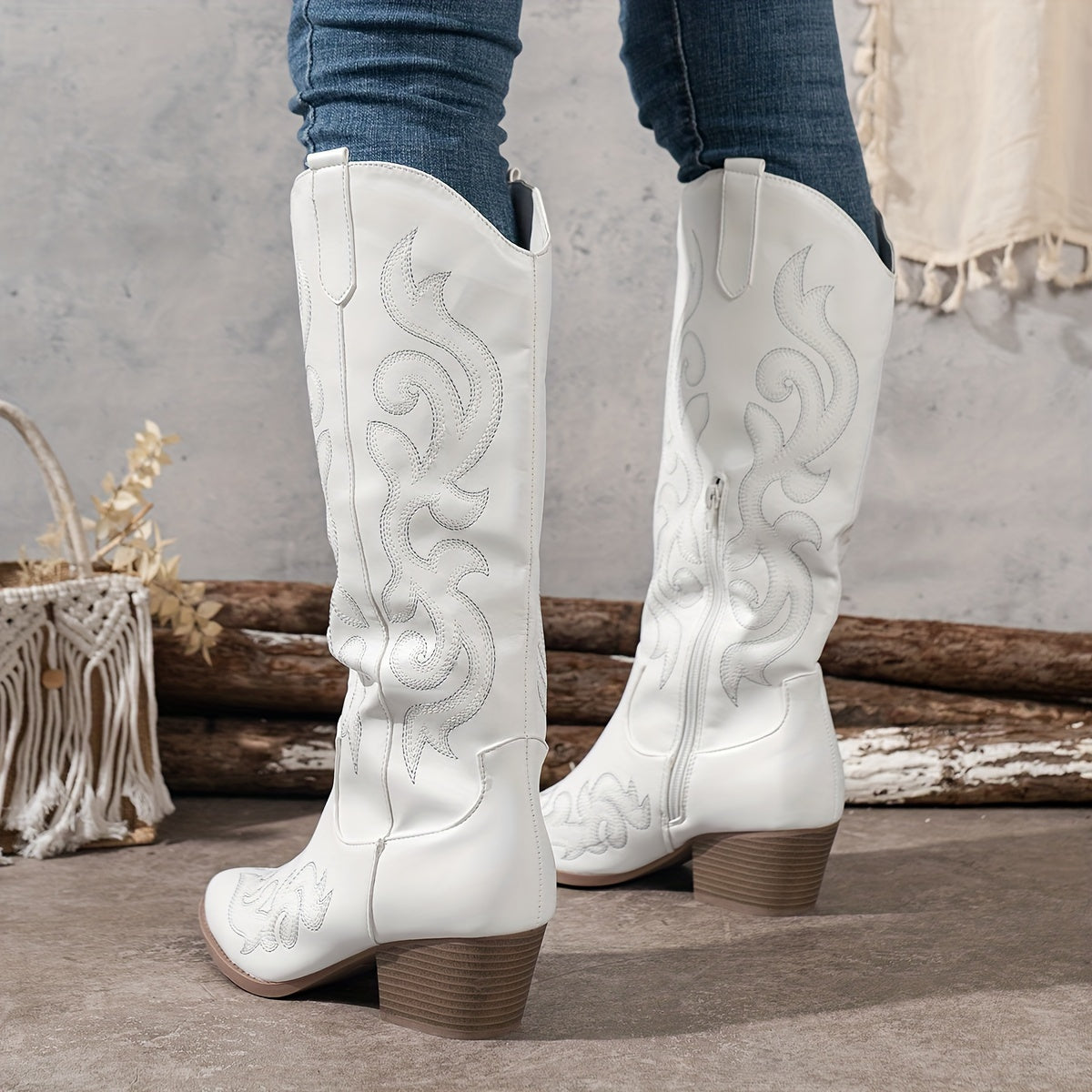 IMOGEN | EMBROIDERED COWBOY BOOTS