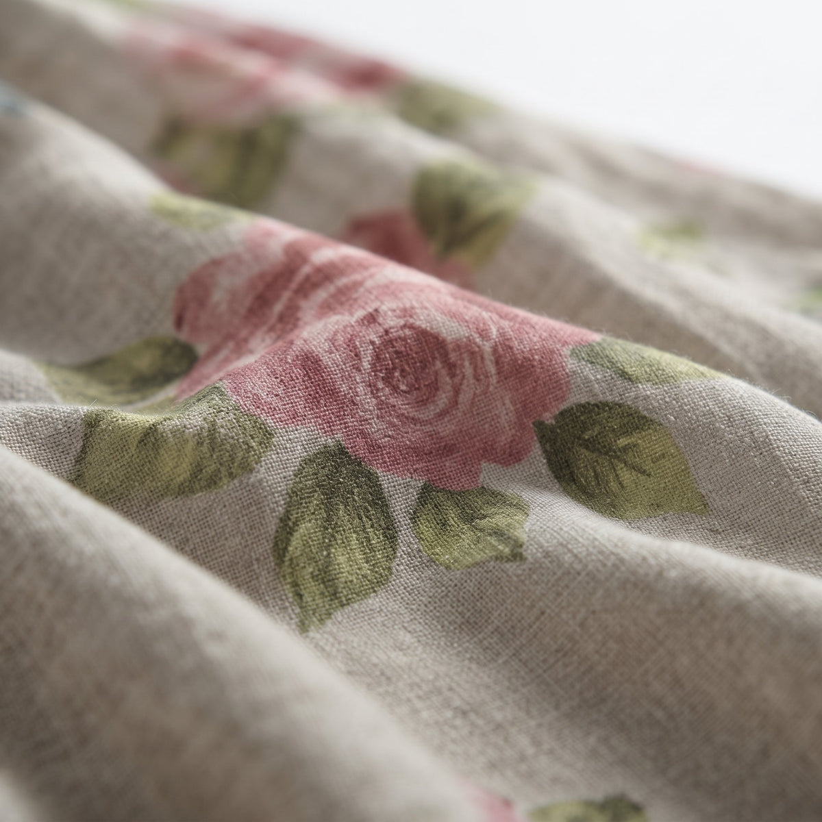 Lucía | Vintage Dress with Laces and Floral Print